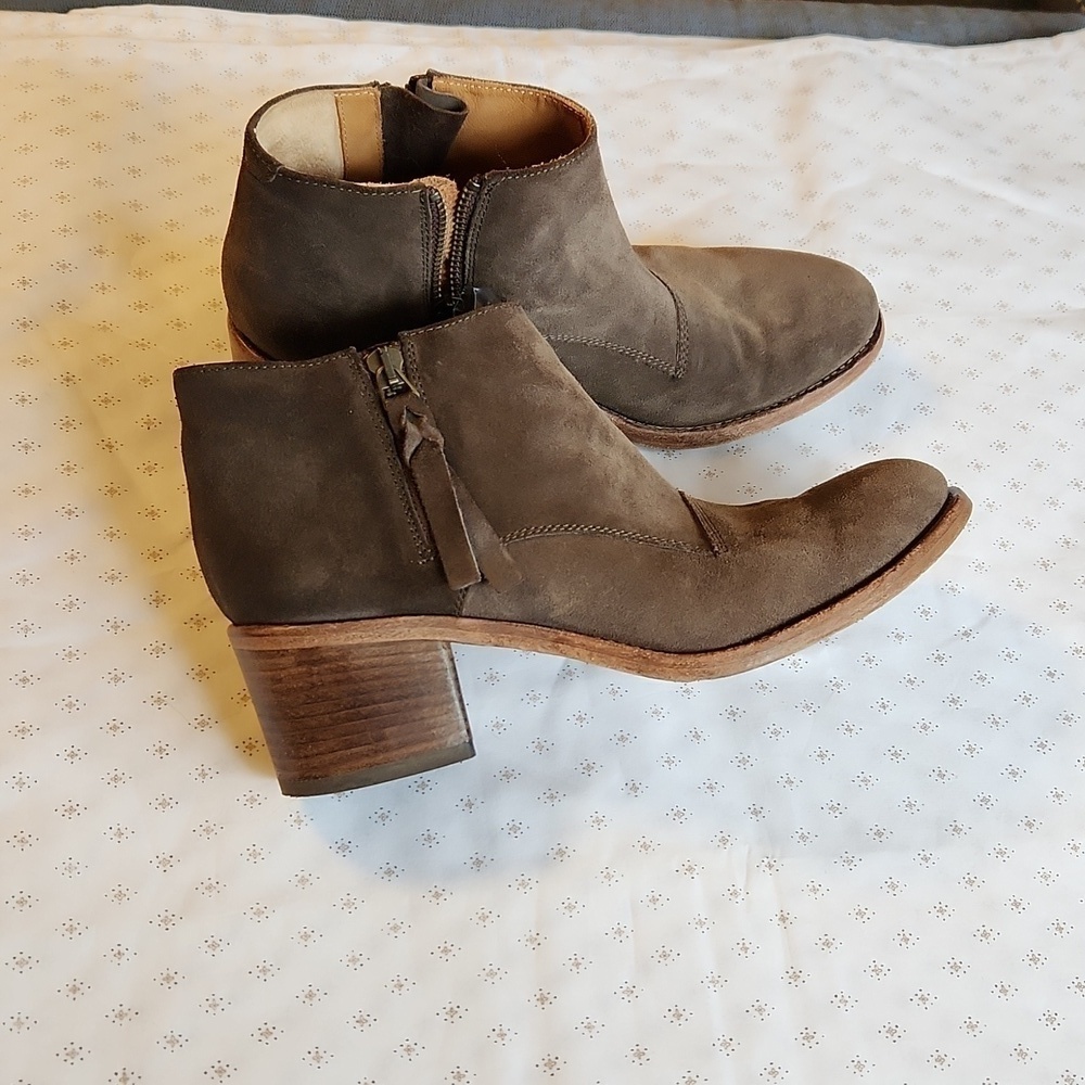 ALBERTO FERMANI Capricia  taupe sude low ankle dual side zippers boots